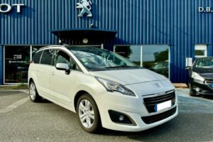 PEUGEOT 5008 2.0 BLUEHDI (2)