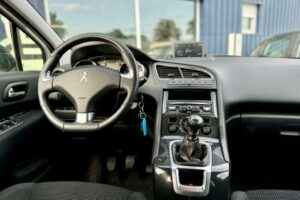 PEUGEOT 5008 2.0 BLUEHDI (8)