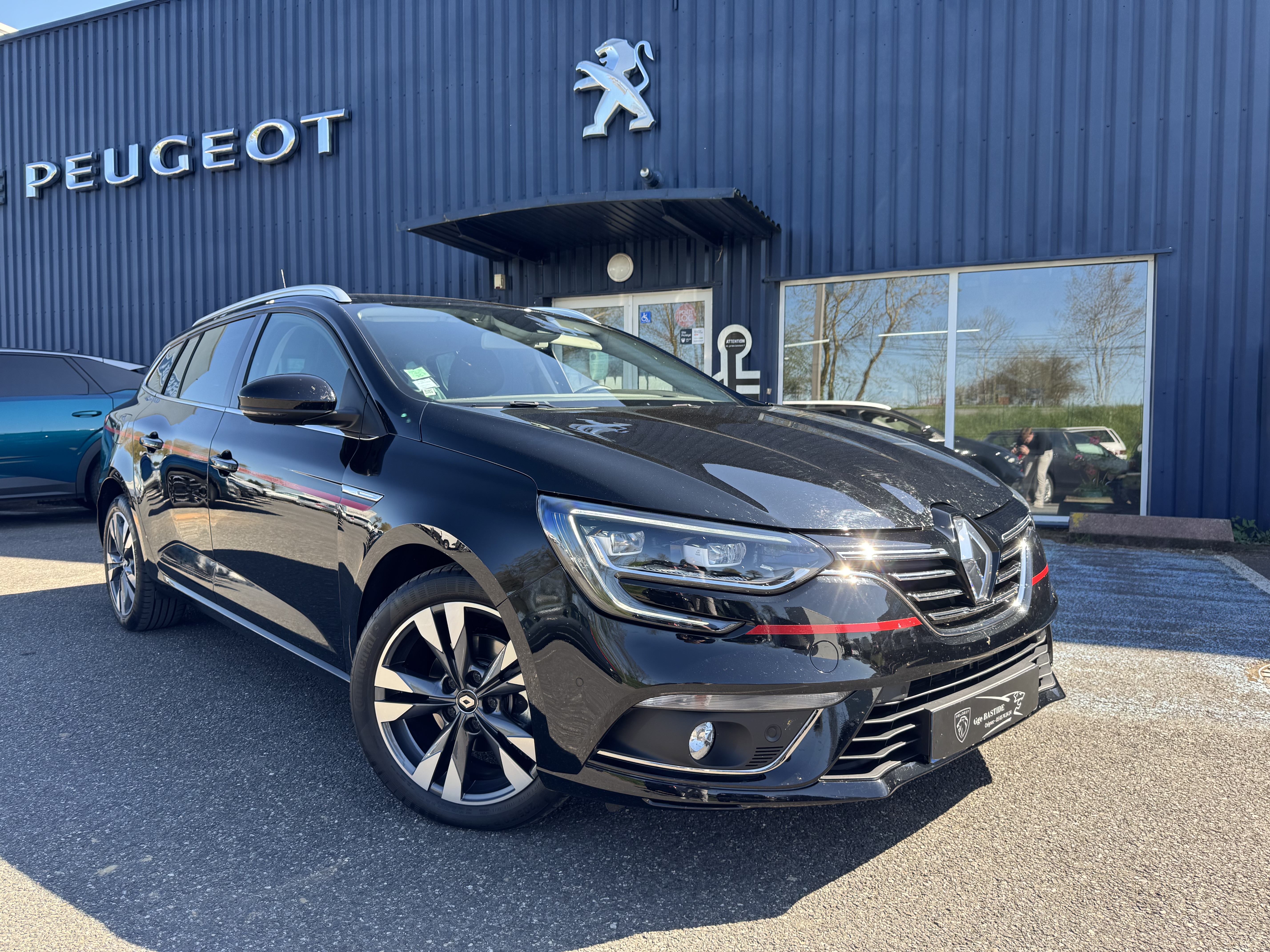 Renault Megane IV Estate 1.5 DCi 110 EDC-6 Intens Renault Megane IV Estate 1.5 DCi 110 EDC-6 Intens