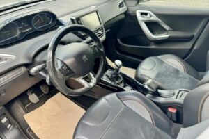 PEUGEOT 2008 (12)