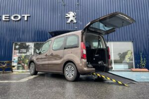 Véhicule décaissé